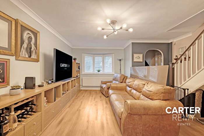 3 Bedroom Semi-Detached House For Sale In Wood Green, Basildon, SS13