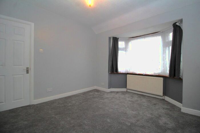 3 Bedroom Semi-Detached House To Rent In Kingswood Road, Watford, WD25