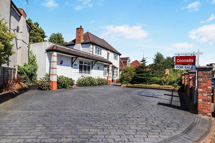 4 Bedroom Detached House For Sale In Bhylls Lane, Castlecroft, Wolverhampton, WV3