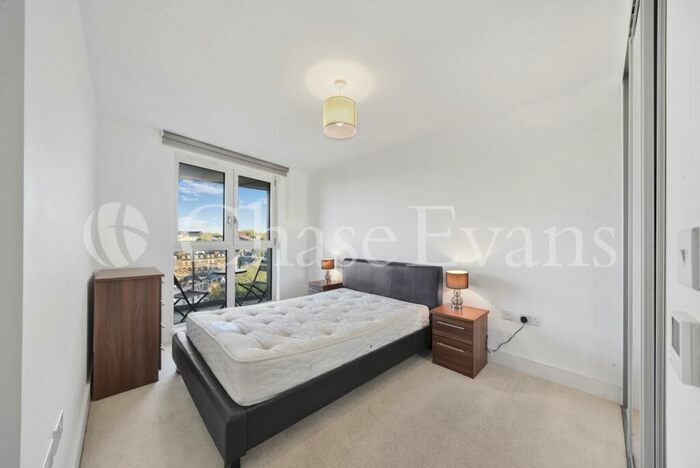 1 Bedroom Flat To Rent In Queensland Road, Islington, London, N7