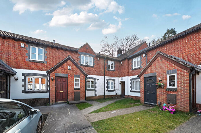 2 Bedroom Apartment For Sale In Green Ridges, Headington, Oxford, OX3