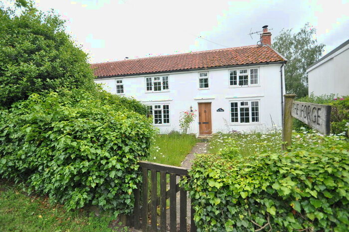 3 Bedroom Semi-Detached House For Sale In Southwold Road, IP19