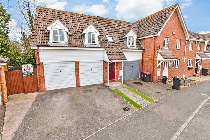 2 Bedroom Flat For Sale In Sycamore Grange, Ramsgate, Kent, CT11