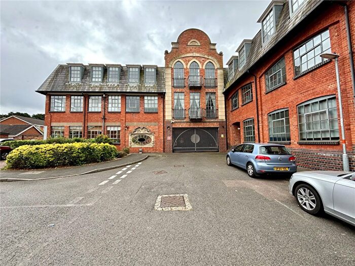 2 Bedroom Flat To Rent In Brockton Street, Northampton, Northamptonshire, NN2