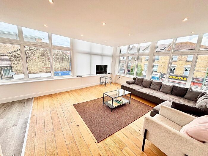 2 Bedroom Flat To Rent In Panther House, Leytonstone, E11