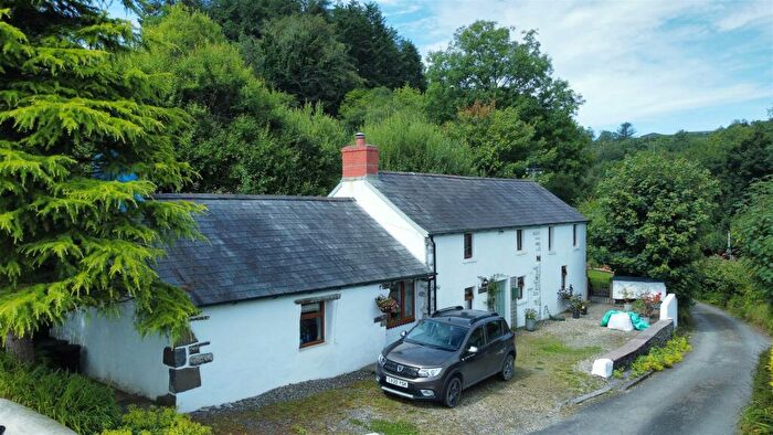 2 Bedroom Smallholding For Sale In Dolgran, Pencader, SA39