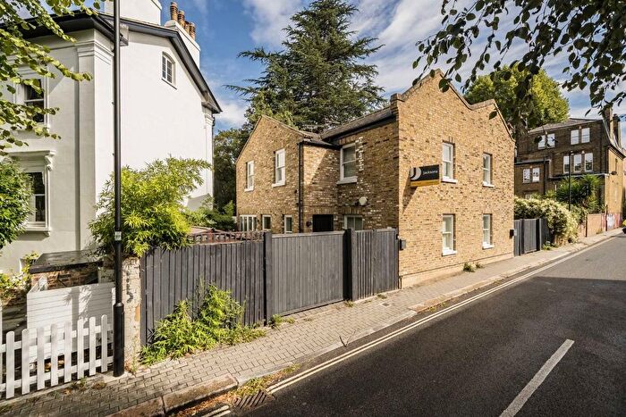 3 Bedroom Semi-Detached House For Sale In Park Hill, Clapham, SW4