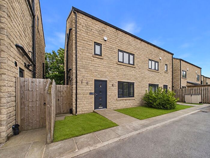 4 Bedroom Semi Detached House For Sale In Woodend Manor, Manchester Road, Mossley, Greater Manchester, OL5