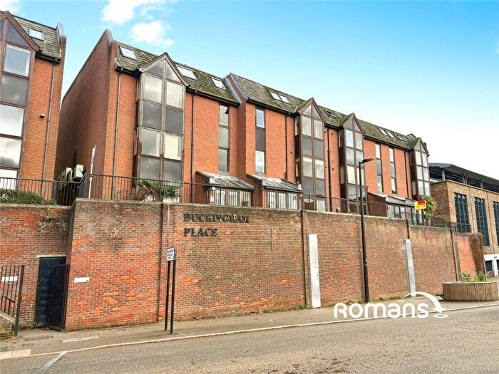 1 Bedroom Flat To Rent In Buckingham Place, Bellfield Road, High Wycombe, HP13