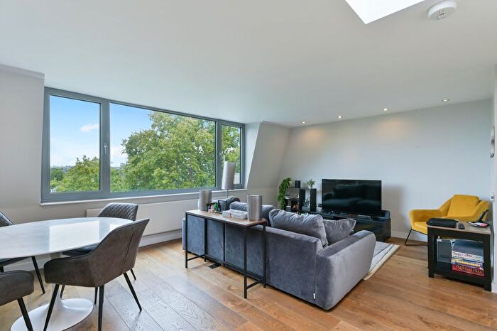 2 Bedroom Flat To Rent In Ladbroke Gardens, London, W11