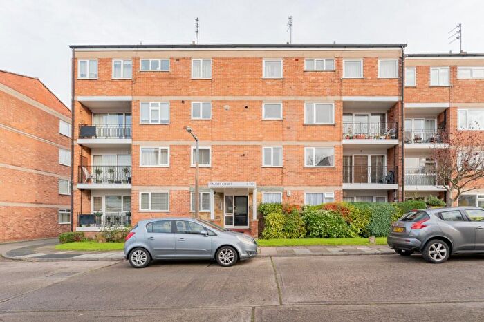 2 Bedroom Maisonette For Sale In Talbot Court, Prenton, CH43