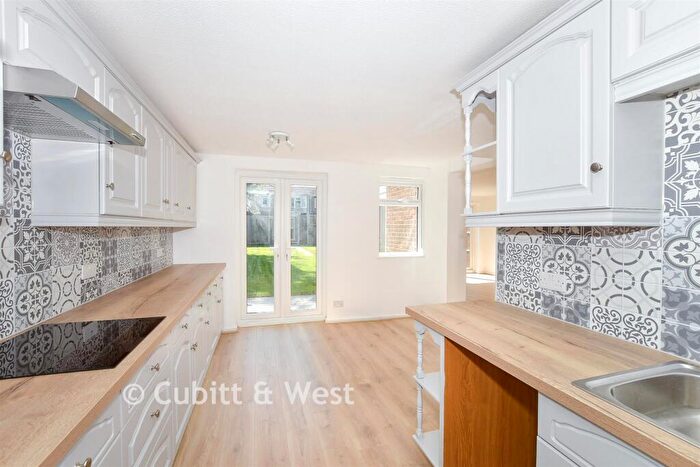 3 Bedroom Semi-Detached House For Sale In Ryde Lands, Cranleigh, Surrey, GU6