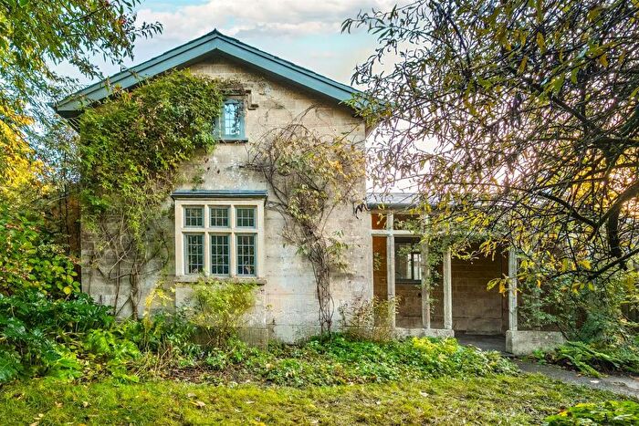 3 Bedroom Detached House For Sale In Hartmoor Road, Devizes, SN10