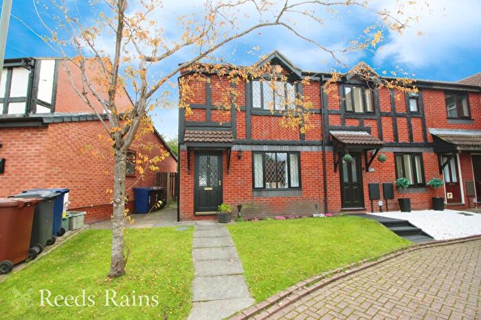 3 Bedroom End Of Terrace House For Sale In Stratfield Place, Leyland, Lancashire, PR25
