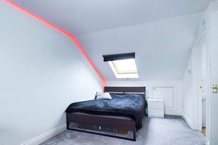 2 Bedroom Detached House To Rent In Russell Road, Walthamstow, E17