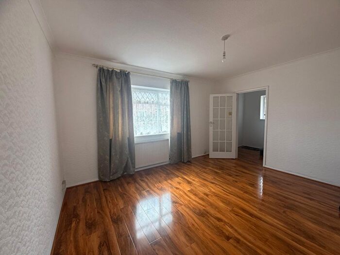 3 Bedroom Semi-Detached House To Rent In Castleton Road, Ruislip, HA4