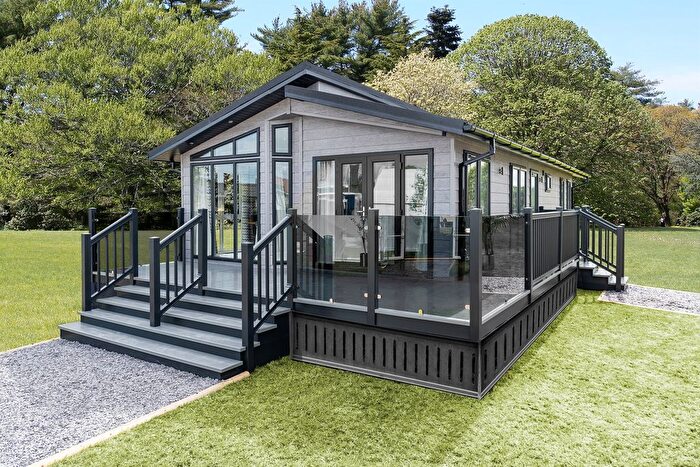 2 Bedroom Lodge For Sale In Crick Road, Rugby, CV21