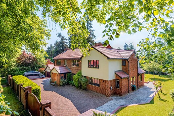 5 Bedroom Detached House For Sale In Rotherfield Road, Henley, RG9