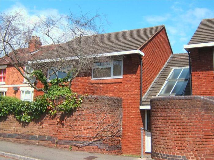 1 Bedroom Flat To Rent In Alfred Street, Kettering, Northamptonshire, NN16