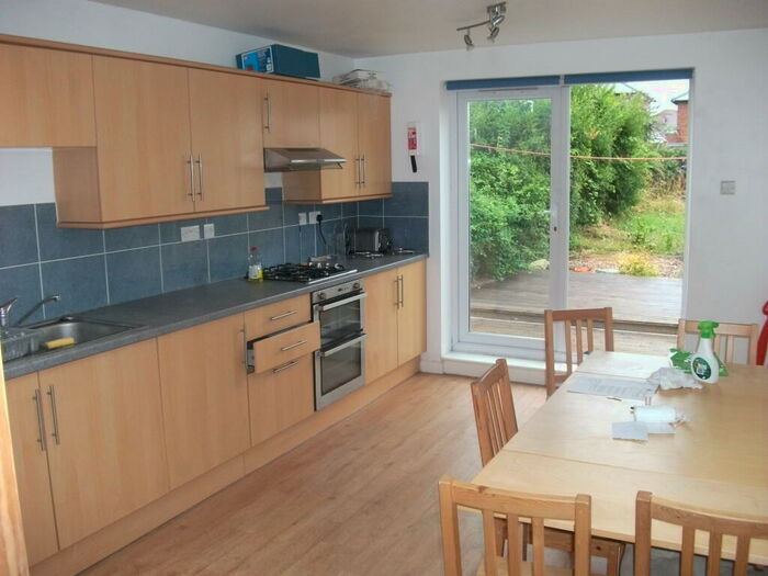 4 Bedroom House To Rent In Broadlands Road, Swaythling, Southampton, SO17