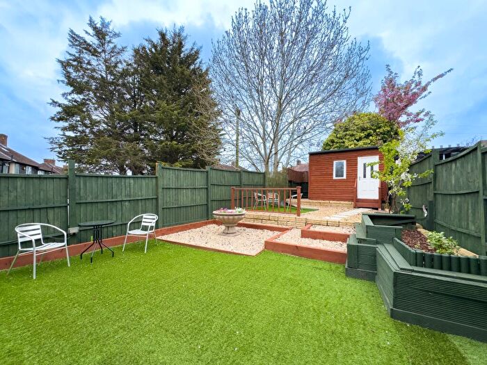 4 Bedroom House To Rent In Trevor Road, Edgware, HA8