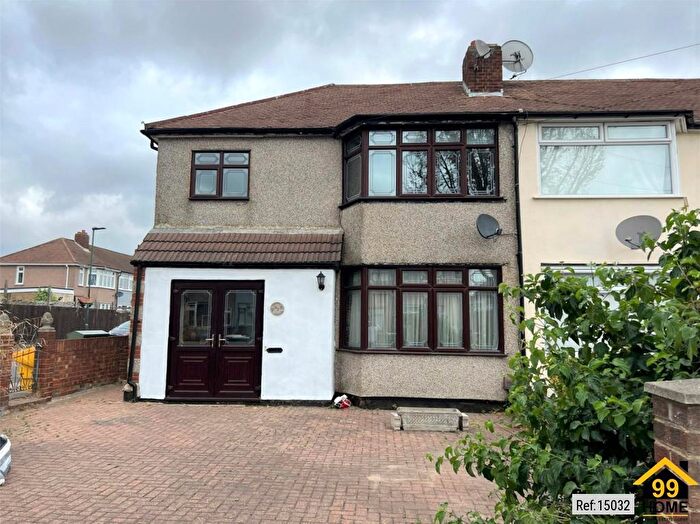 5 Bedroom Semi-Detached House To Rent In Tyrrell Avenue, Welling, United Kingdom, DA16
