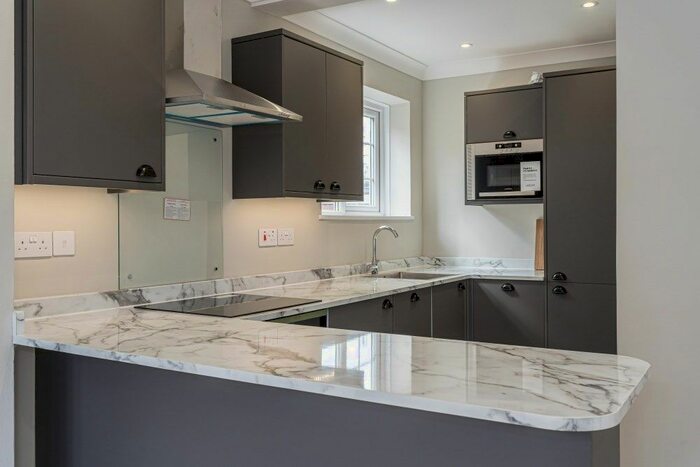 2 Bedroom Flat To Rent In Maxwell Road, Beaconsfield, Beaconsfield, HP9