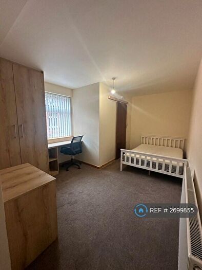 2 Bedroom Flat To Rent In Clarendon Park Road, Leicester, LE2