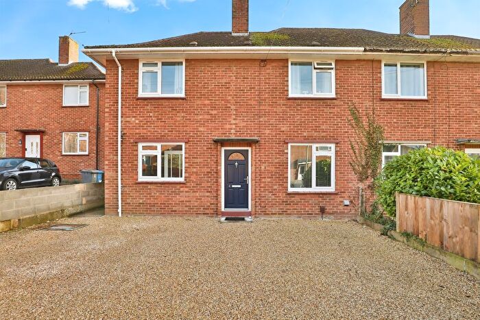 3 Bedroom Semi Detached House For Sale In Fowell Close, Norwich, NR5