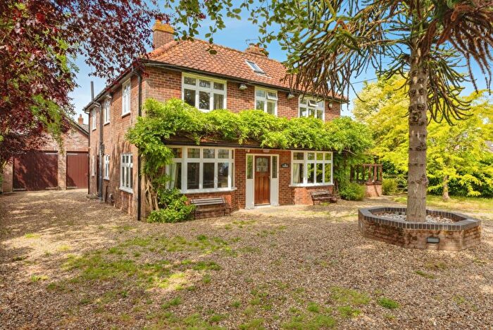 4 Bedroom Detached House For Sale In Hackford Road, Wicklewood, Wymondham, Norfolk, NR18