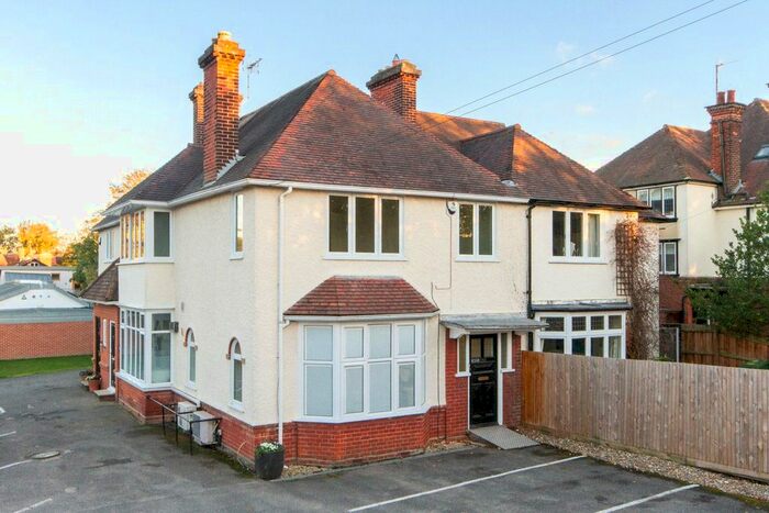 2 Bedroom Flat To Rent In Hills Road, Cambridge, Cambridgeshire, CB2