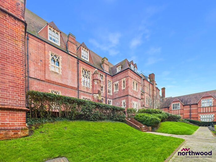 2 Bedroom Maisonette To Rent In Darley Road, Eastbourne, BN20