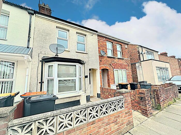 3 Bedroom Terraced House To Rent In Howard Avenue, Bedford, MK40