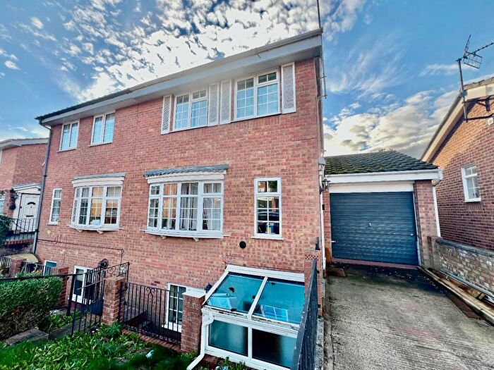 4 Bedroom Semi-Detached House For Sale In Leicester Close, Kettering, NN16