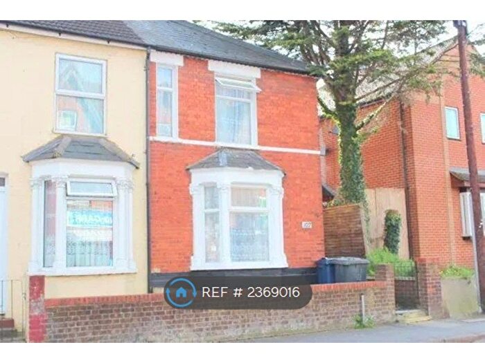 3 Bedroom Semi-Detached House To Rent In Green Street, High Wycombe, HP11