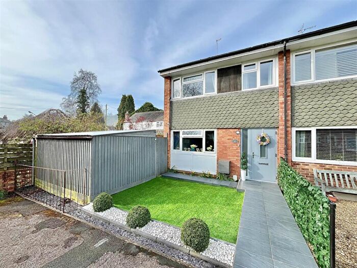 3 Bedroom End Of Terrace House For Sale In Churchill Way, Mitcheldean, GL17