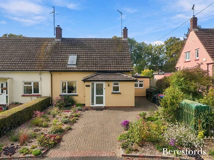 3 Bedroom Semi-Detached House For Sale In Cliffield, Shalford, CM7