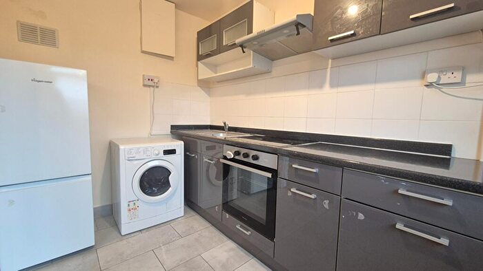 2 Bedroom Flat To Rent In Lowther Road, Dunstable, LU6