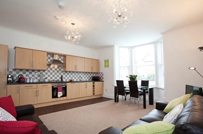 2 Bedroom Flat To Rent In Musters Road, West Bridgford, Nottinghamshire, NG2