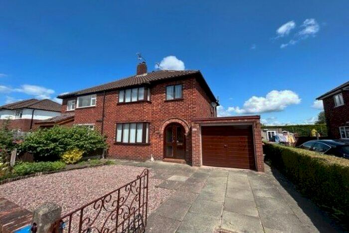 3 Bedroom Semi-Detached House To Rent In Toll Bar Road, Chester, CH3