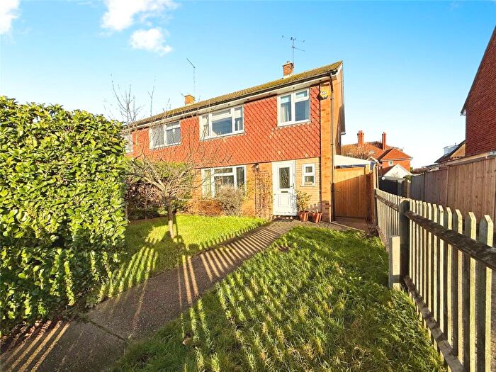 3 Bedroom Semi Detached House For Sale In Camden Road, Maidenhead, Berkshire, SL6
