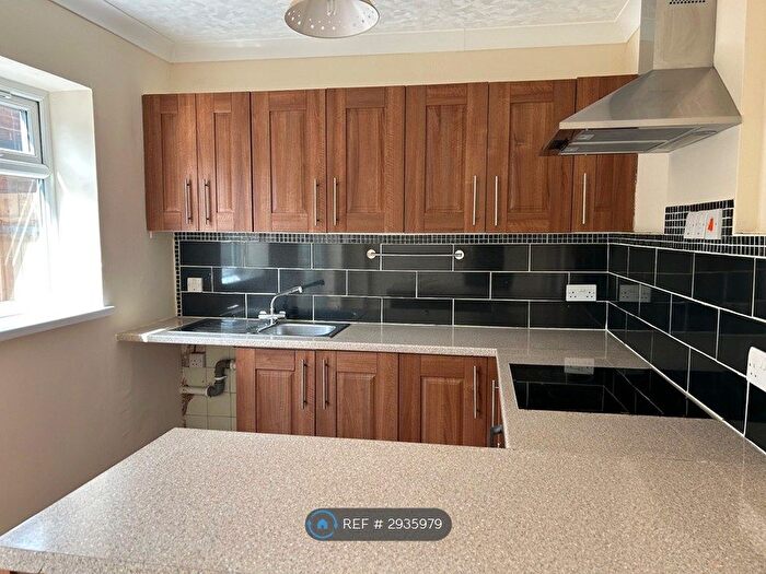 3 Bedroom Terraced House To Rent In Stamford Grove, Hull, HU9