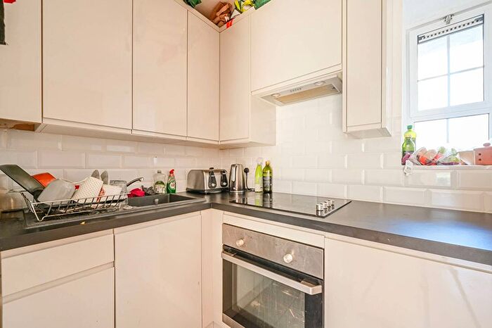 2 Bedroom Flat For Sale In Reardon Street, Tower Hamlets, London, E1W