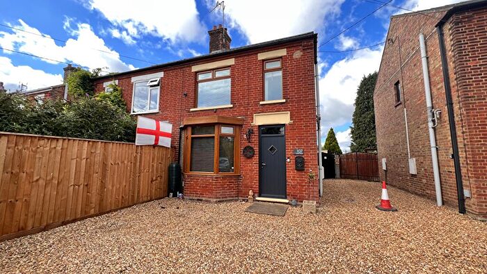 3 Bedroom Semi Detached House For Sale In Sutton Road, Leverington, Cambridgeshire, PE13