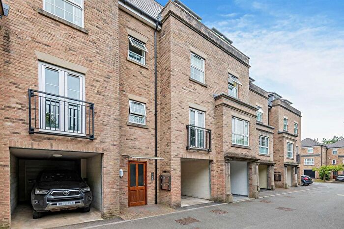 2 Bedroom Flat For Sale In The Chimes, Bearsted, Kent, ME14