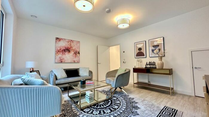 4 Bedroom Apartment To Rent In Cantwell House, - Shipbuilding Way, E13