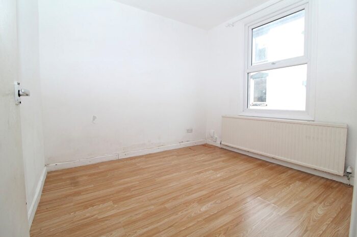 2 Bedroom Terraced House To Rent In Southill Road, Chatham, Kent, ME4