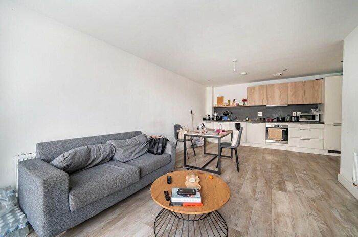 2 Bedroom Flat To Rent In Upper Richmond Road, London, SW15