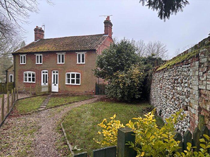 3 Bedroom Semi Detached House To Rent In Pynkney Hall Cottage, PE31