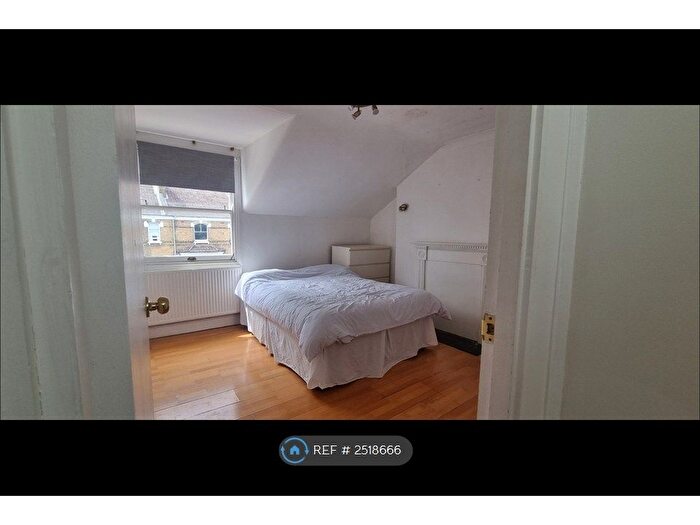 5 Bedroom Maisonette To Rent In Geraldine Road, London, SW18